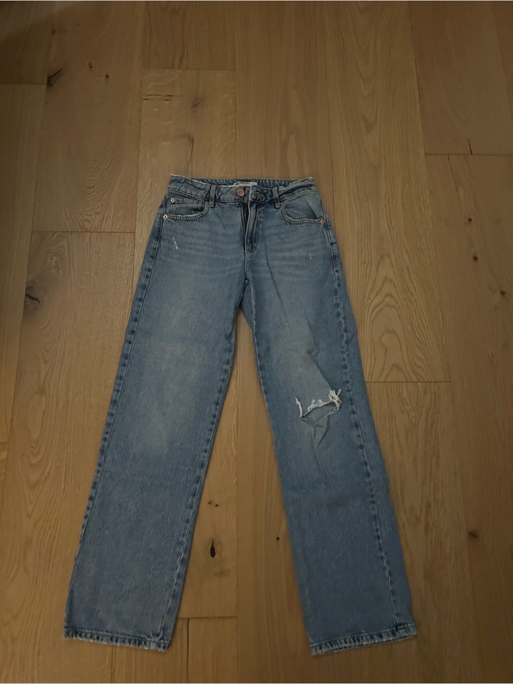 Garage Light Blue Women's Straight-Leg Jeans with Distressed Knee